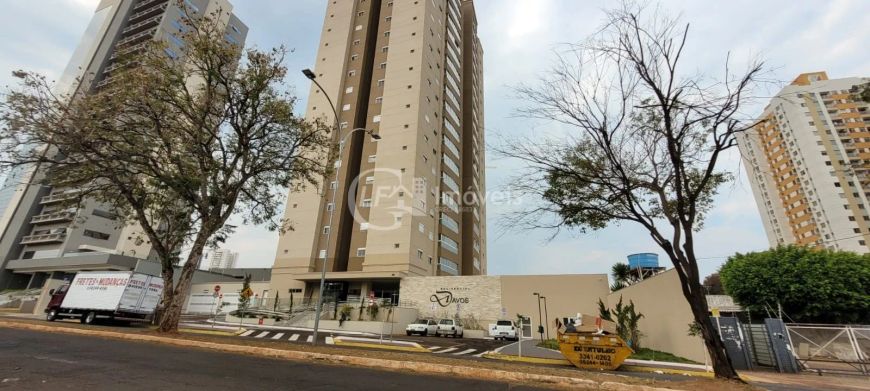 Apartamento de alto padrão com 4 quartos e 2 suítes, 2 salas, 5 banheiros e 3 vagas de garagem no Mo