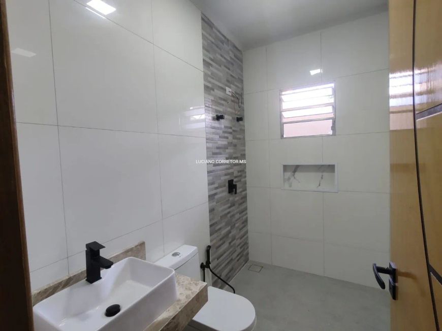 Casa ampla próximo ao colégio militar!