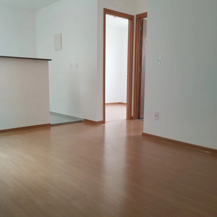 VENDO TRANSFERÊNCIA LINDO APARTAMENTO COM ELEVADOR