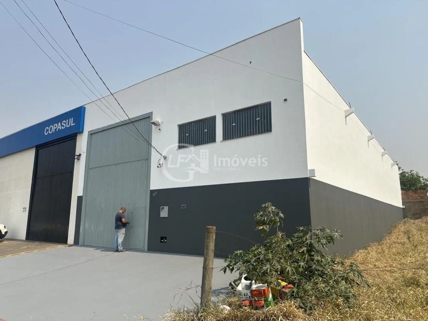 Barracão Comercial para Locação em Campo Grande-MS, Bairro Nova Lima: 1 Sala, 1 Banheiro, 300m² de Á