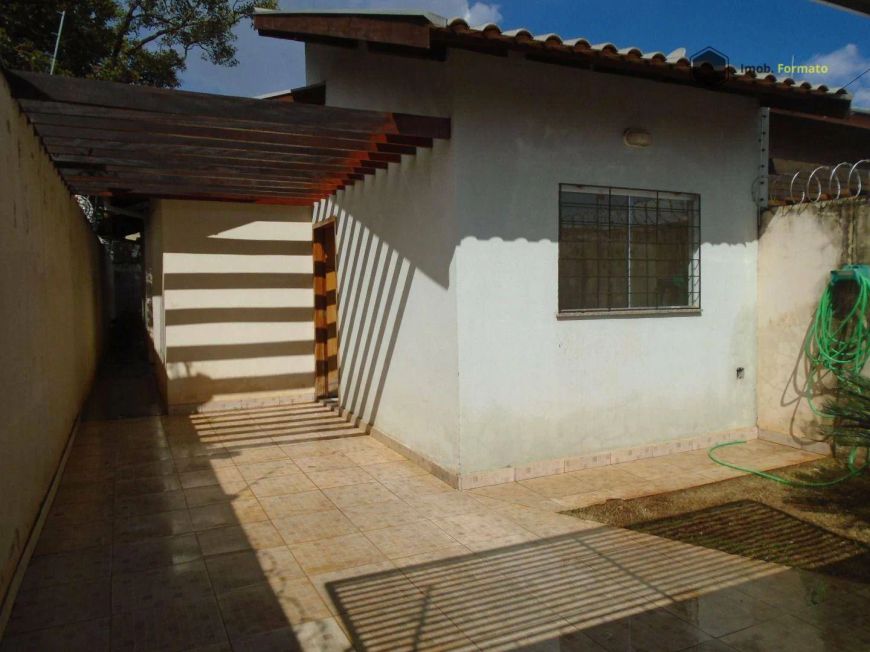 Casa com 2 dormitórios para alugar, 74 m² por R$ 1.800,00/mês - Vila Nova Campo Grande - Campo Grand