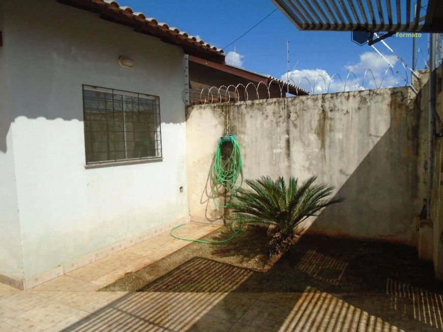 Casa com 2 dormitórios para alugar, 74 m² por R$ 1.800,00/mês - Vila Nova Campo Grande - Campo Grand