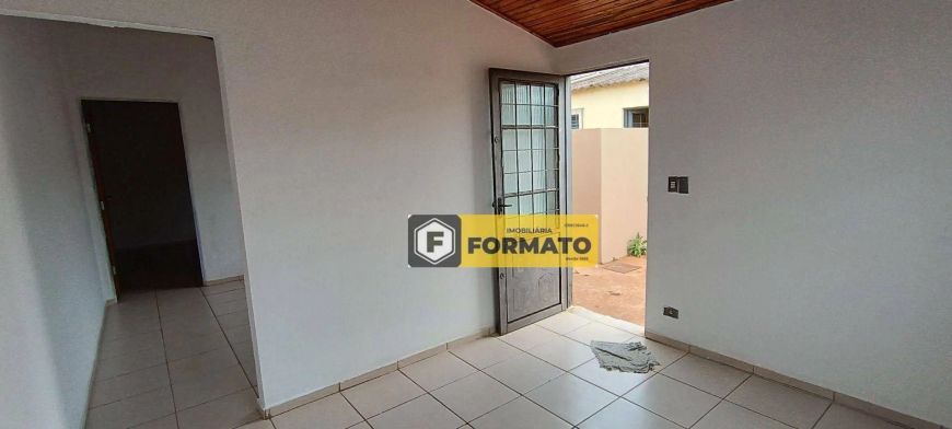 Casa com 1 dormitório para alugar, 50 m² por R$ 1.054,00/mês - Tiradentes - Campo Grande/MS