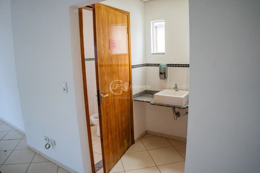 Salão Comercial de Alto Padrão em Campo Grande-MS, Bairro Mata do Jacinto: 2 Salas, 2 Banheiros, 127
