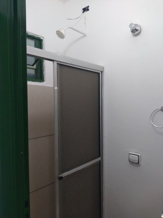 Alugo Salão na Av Ernesto Geisel, perto do Shopping Norte Sul, com 45 m2, banheiro e copa