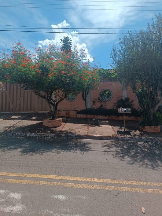 Casa para venda tem 148 metros quadrados com 3 quartos em Vila Ipiranga - Campo Grande - MS