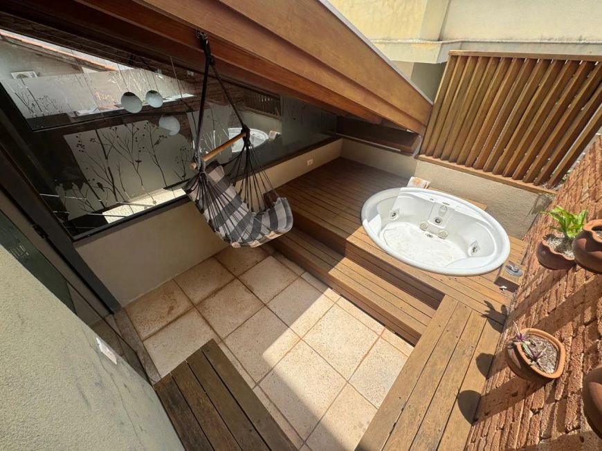 ALUGO CASA TRIPLEX EM CONDOMÍNIO, NO BAIRRO JARDIM NOVOS ESTADOS