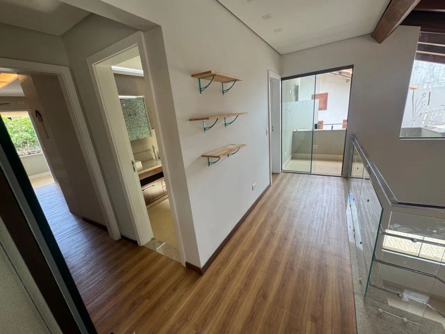 ALUGO CASA TRIPLEX EM CONDOMÍNIO, NO BAIRRO JARDIM NOVOS ESTADOS