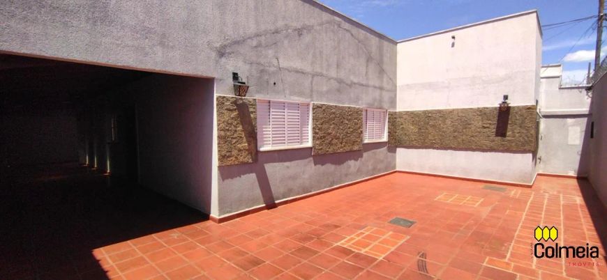 CASA COM PISCINA NO BAIRRO TIJUCA