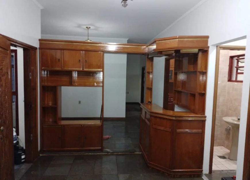 Térrea para aluguel possui 150 metros quadrados com 3 quartos em Monte Castelo - Campo Grande - MS