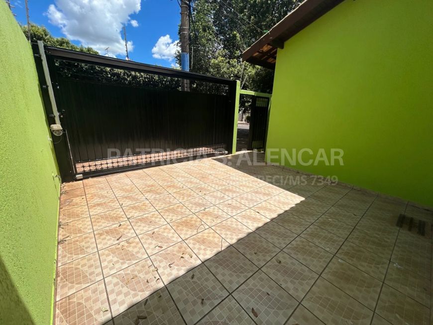 Imóvel para aluguel tem 200 metros quadrados com 3 quartos em Vila Carlota - Campo Grande - MS