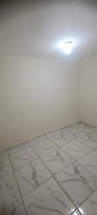 kitnet no Centro oeste incluso agua , luz e IPTU.