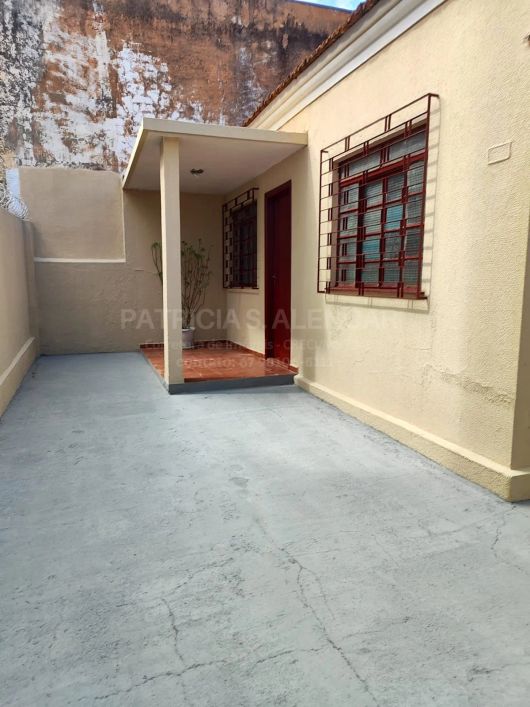Casa em condomínio na Vila Glória