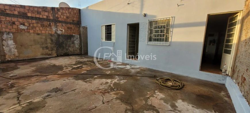 Casa para locação em Campo Grande-MS, Vila Moreninha II: 4 quartos, 1 suíte, 1 sala, 2 banheiros, 2