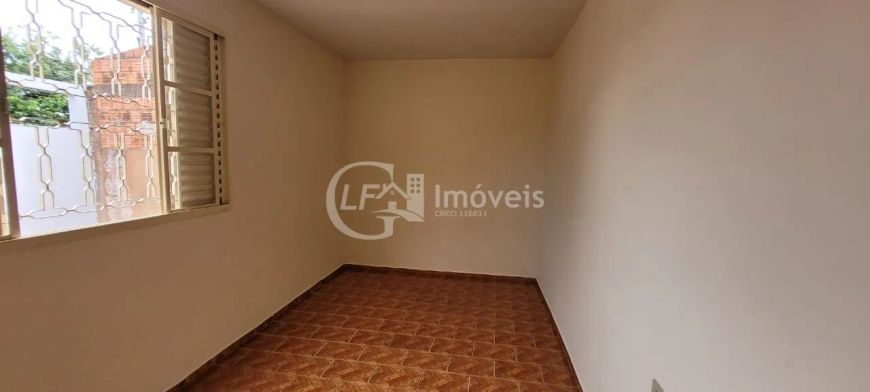 Casa para locação em Campo Grande-MS, Vila Moreninha II: 4 quartos, 1 suíte, 1 sala, 2 banheiros, 2