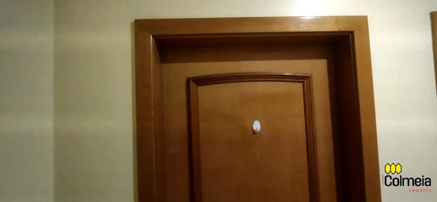 APARTAMENTO AMPLO RICO EM ARMARIO.
