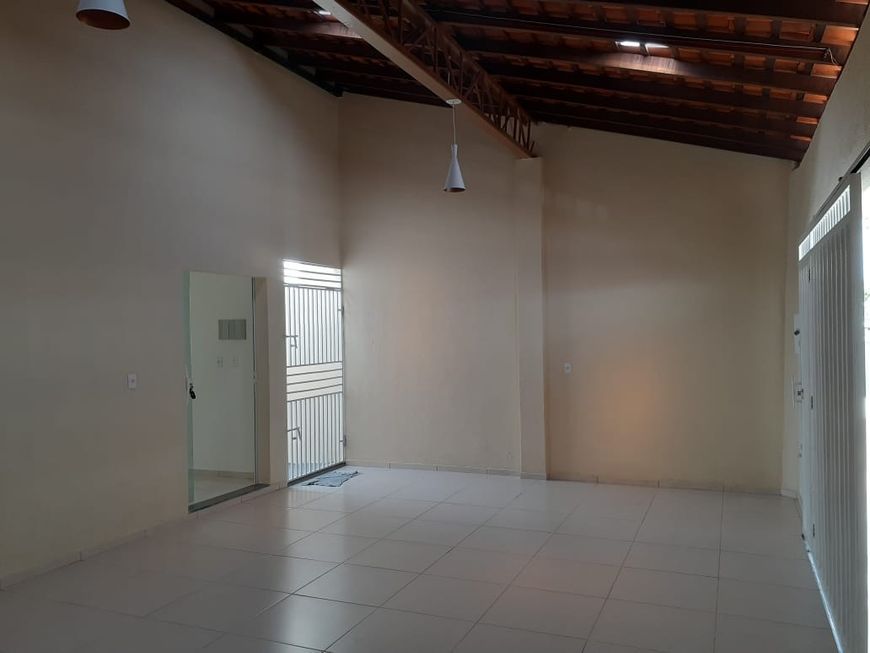 Casa em avenida principal do Porto Alegre, com 3 quartos em Esplanada - Teresina - PI