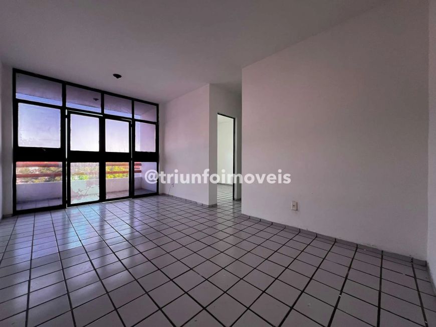 Apartamento com 2 quartos a venda no Cristo Rei TR211014 THE -5332KQ