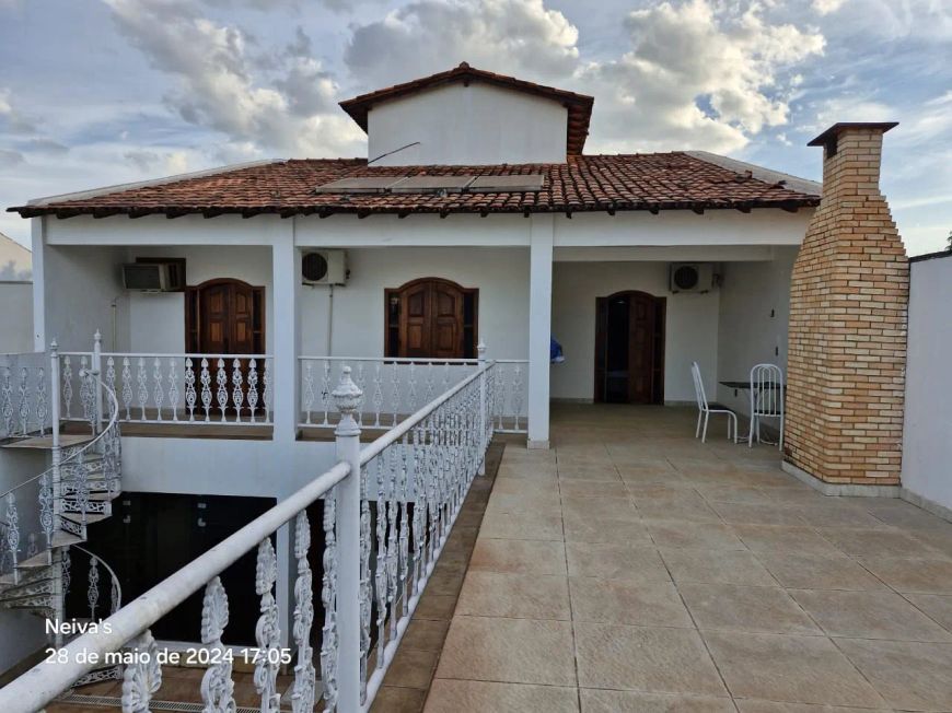 Casa na QSE 07, para venda com 200m2 de construção com 4 quartos em Taguatinga Sul