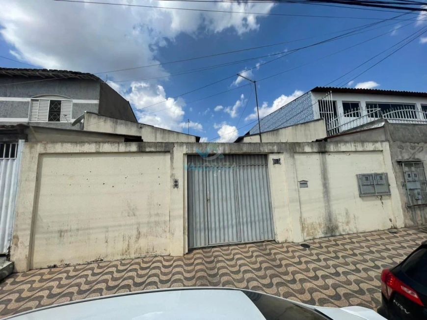 Casa para Venda em Brasília, Ceilândia Norte (Ceilândia), 6 dormitórios, 3 banheiros, 3 vagas