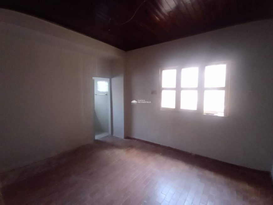 CASA RESIDENCIAL - BAIRRO: SACI