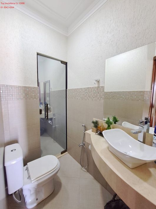 LOTE 800M / 04 SUÍTES / ALTO PADRÃO / BEM LOCALIZADA