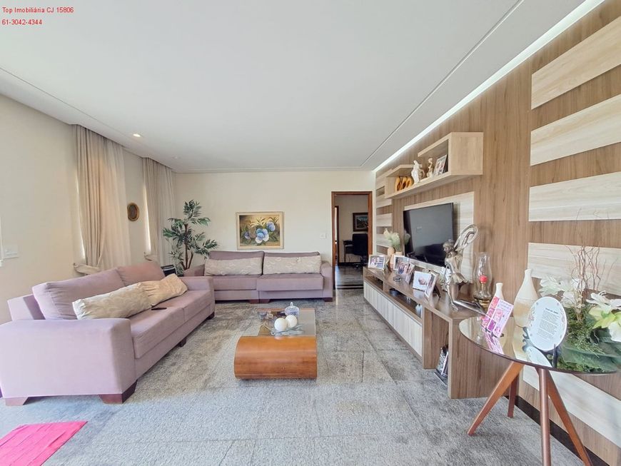 LOTE 800M / 04 SUÍTES / ALTO PADRÃO / BEM LOCALIZADA