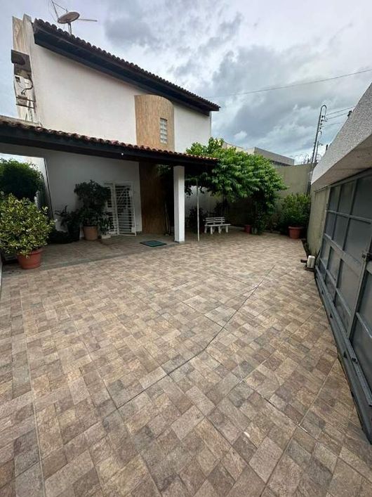 Casa à venda com 3 quartos - Teresina/PI