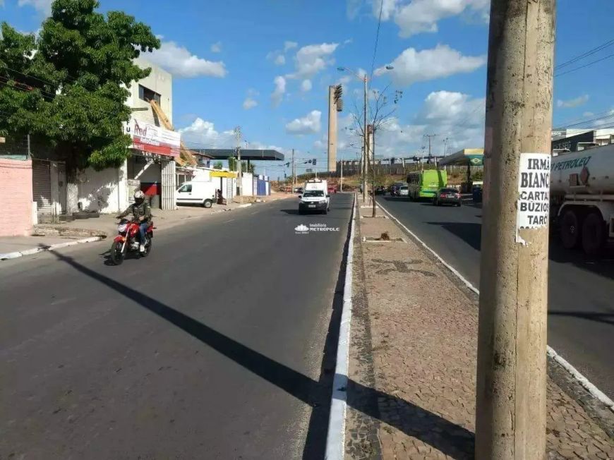AV.BARAO DE CASTELO BRANCO - BAIRRO: CIDADE NOVA