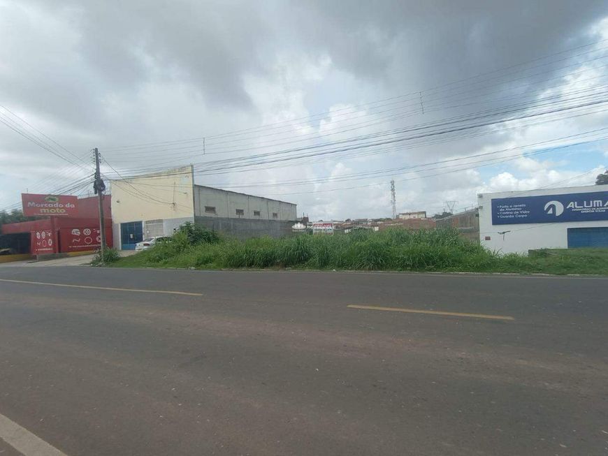 R. QUINZE DE NOVEMBRO - BAIRRO: LOURIVAL PARENTE