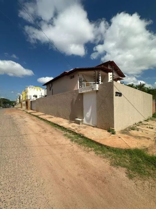 Casa à venda com 3 quartos - Teresina/PI