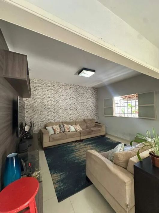 Casa à venda com 3 quartos - Teresina/PI