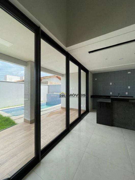 Casa com 04 Quartos, sendo 03 Suítes- à Venda- Zona leste de Teresina