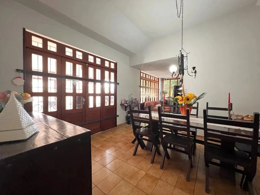 Casa a venda no Jóquei com 03 Suítes TR146673 THE - KJ12KQ