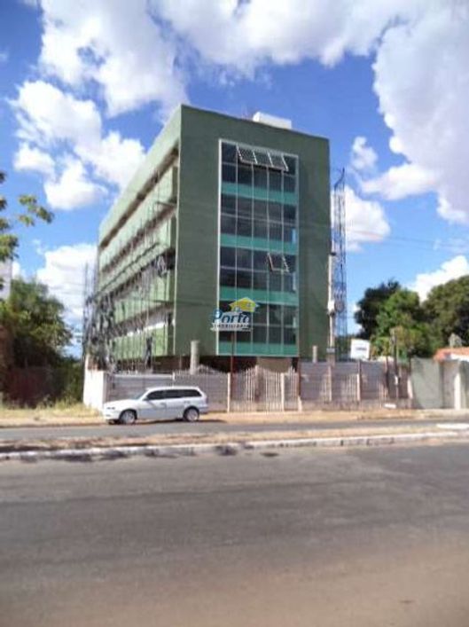 Prédio Comercial para Venda na Piçarra, Teresina