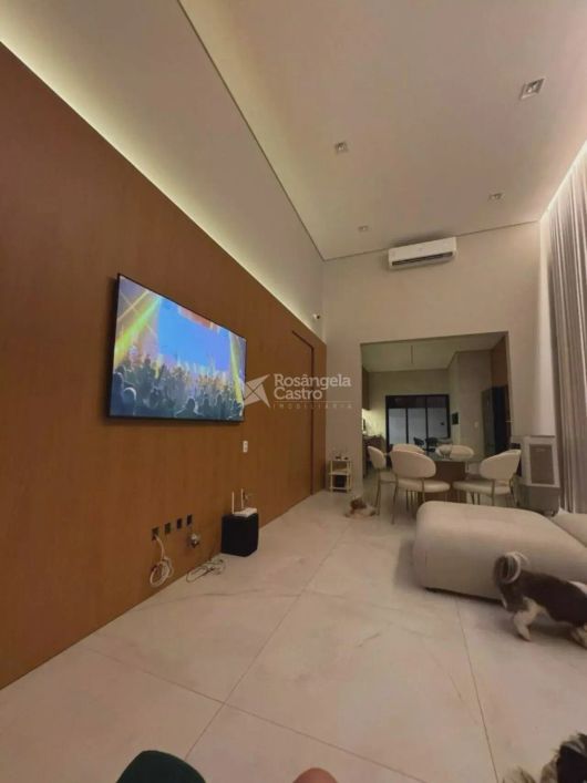 Casa à Venda no Condomínio Petrópolis – Teresina