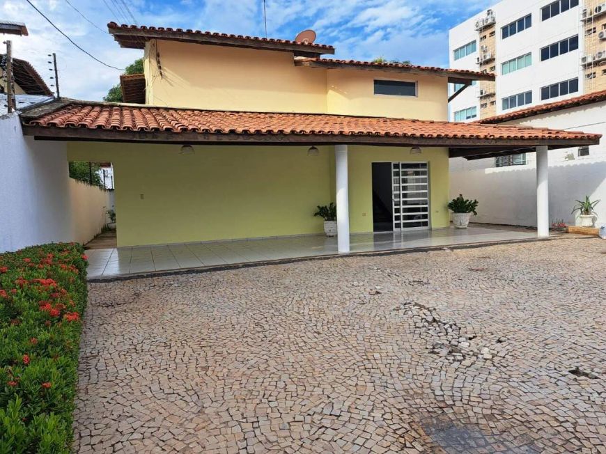 Casa à venda com 5 quartos - Teresina/PI