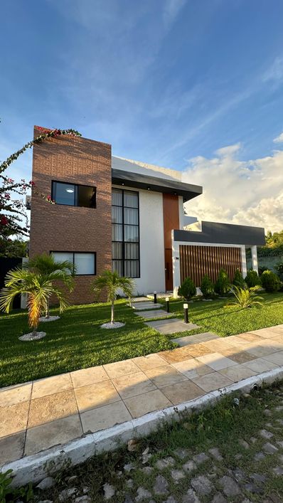 CN Casa duplex condomínio Terra dos Pássaros, 4 suítes, 273m², área gourmet, piscina, móveis plane..