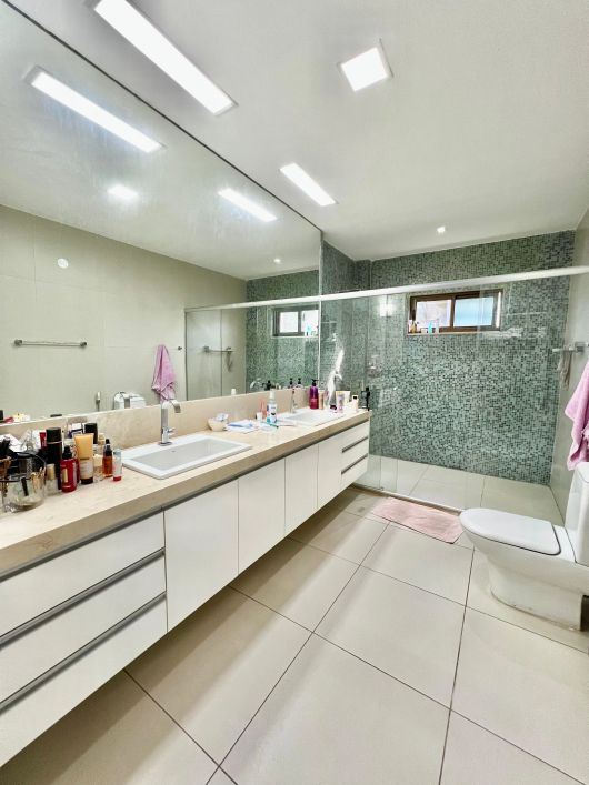 Sobrado para venda tem 450 metros quadrados com 5 quartos em Tabajaras - Teresina - PI