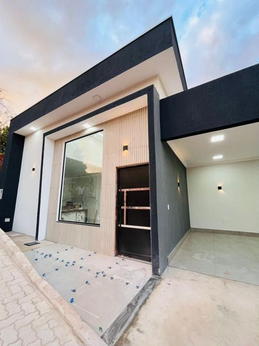 Vendo Excelente casa com 3 suites RUA 1