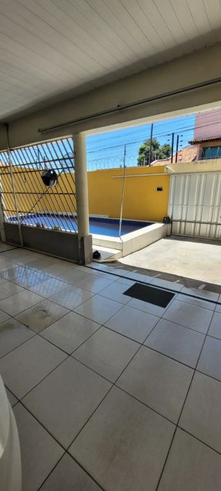 Casa no Mocambinho com 3 quartos sendo 2 suítes piscina, financia
