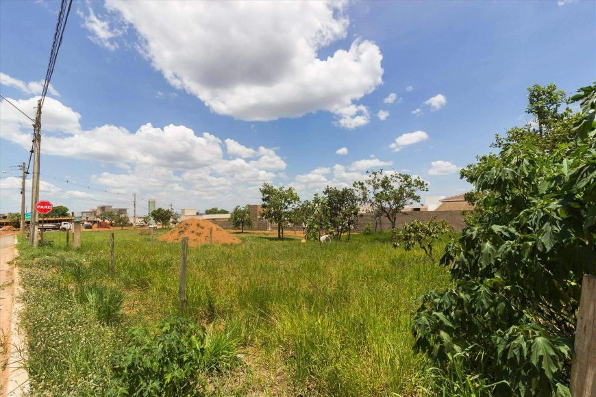 Cond. Estância Quintas da Alvorada - Lote de esquina com 690,00m² - Ampla área de lazer!