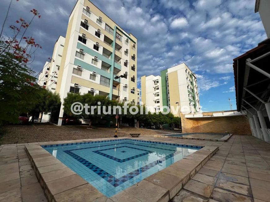 Apartamento no Cristo Rei a venda com 3 Quartos TR206022 THE -1G812KQ