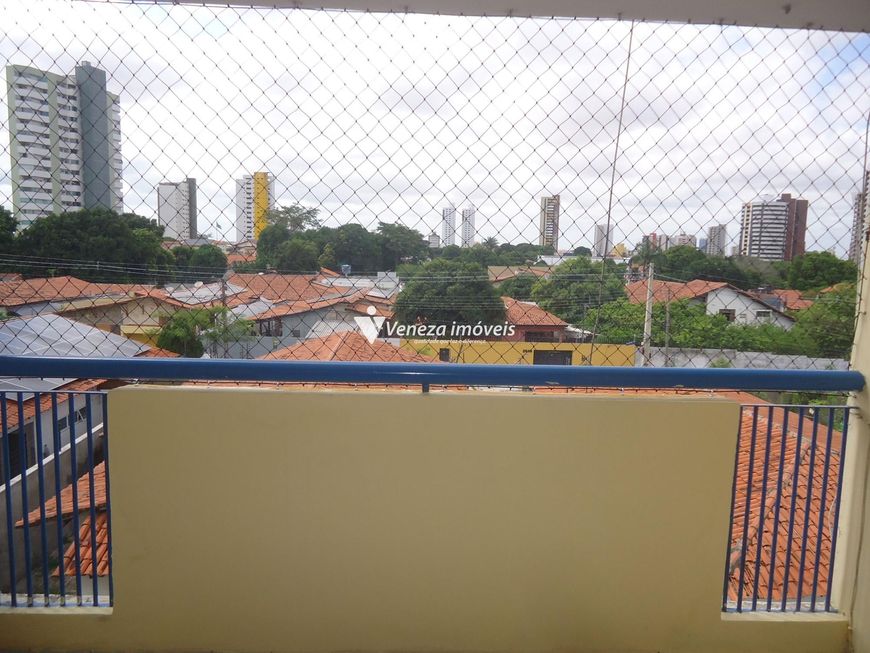 Apartamento no Condomínio Jose Moita para Venda