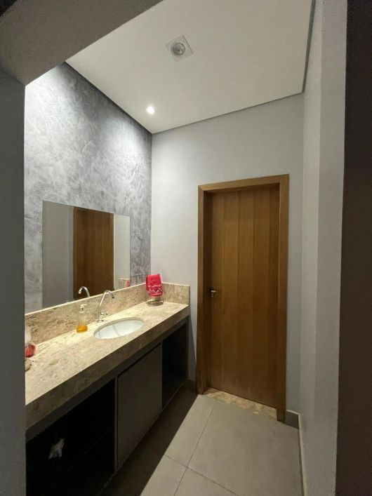 Excelente casa alto padrão com 3 Quartos no Residencial Flor de Cerejeira.