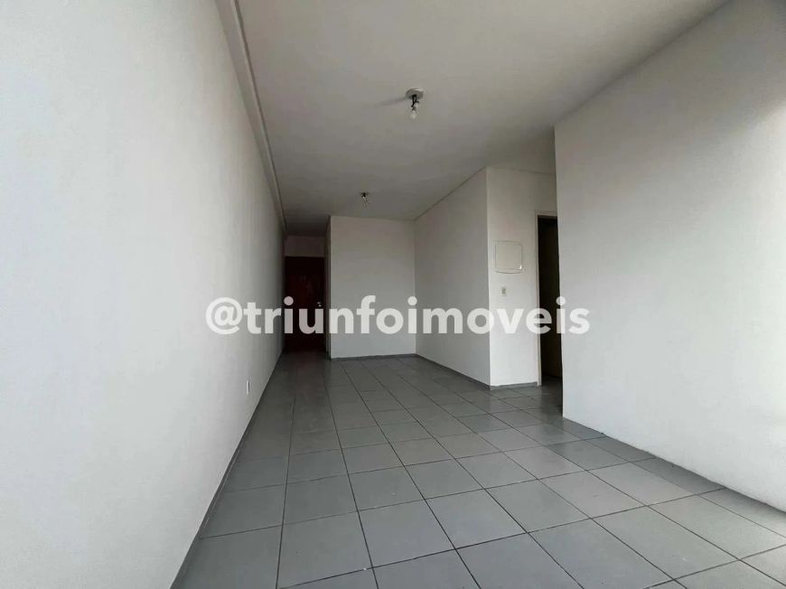 Apartamento no Cristo Rei a venda com 3 Quartos TR206022 THE -1GCETB6