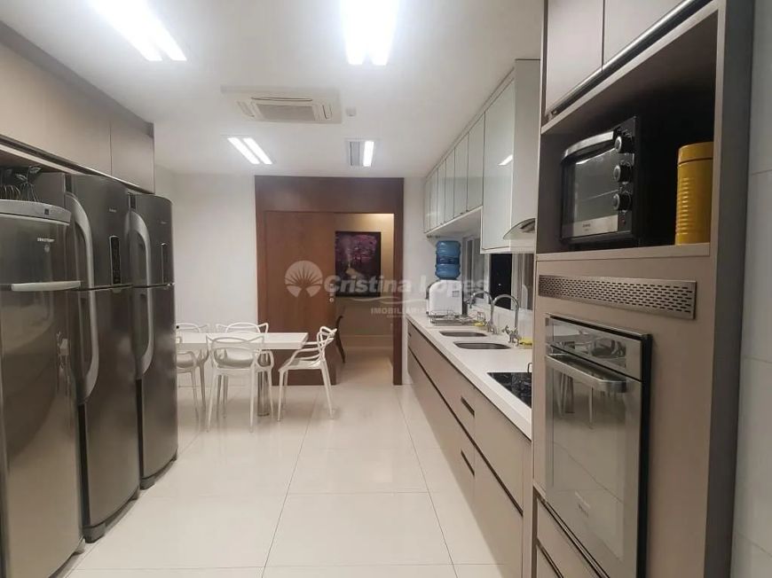 CS - Imóvel para venda possui 282 metros quadrados com 4 quartos em Jóquei - Teresina - PI