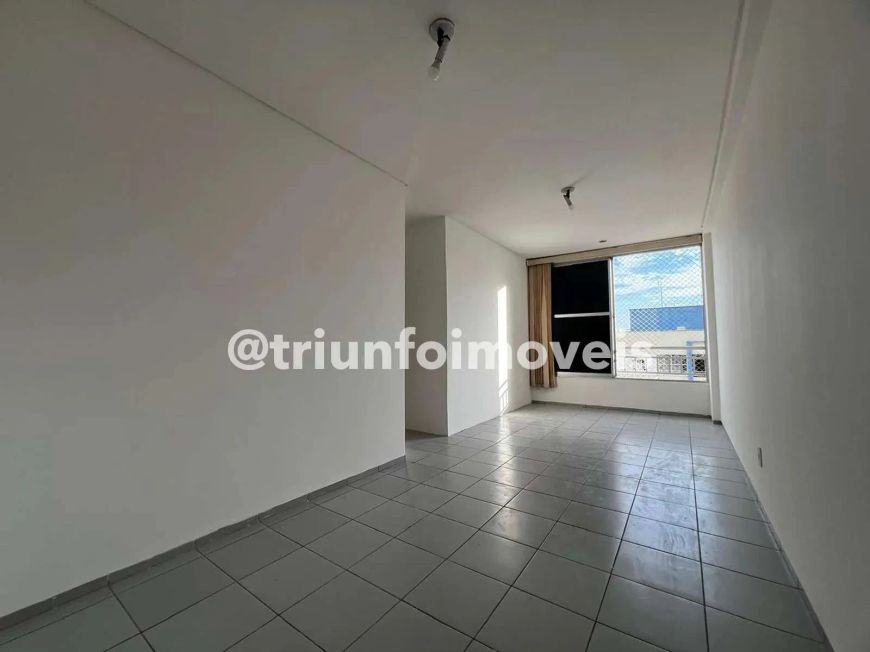 Apartamento no Cristo Rei a venda com 3 Quartos TR206022 THE -9VQTB6