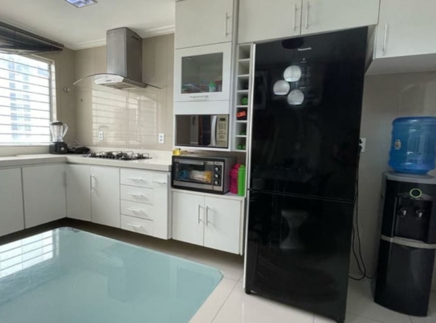 Apartamento para venda possui 198 m2 com 4 quartos em Frei Serafim - Teresina - PI