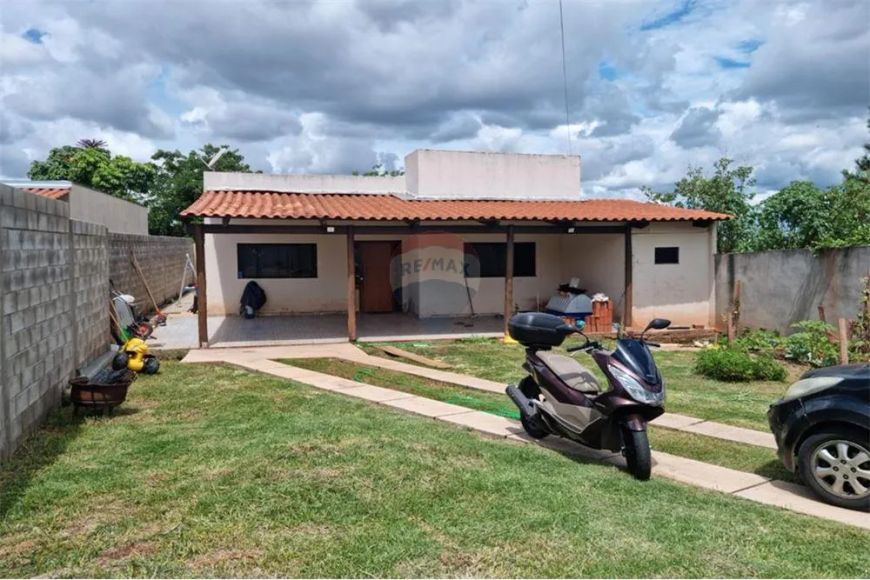 Excelente casa térrea na laje na melhor localização da Arniqueiras.